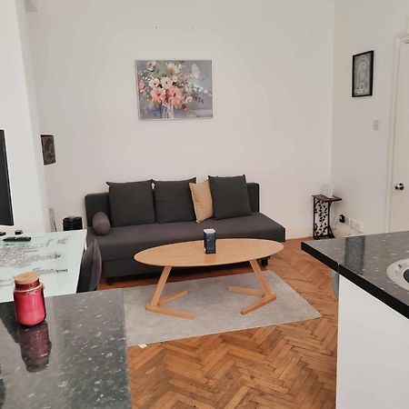 One Bedroom Apartment By Bayswater, Hyde Park Londra Esterno foto