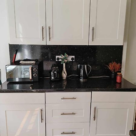 One Bedroom Apartment By Bayswater, Hyde Park Londra Esterno foto