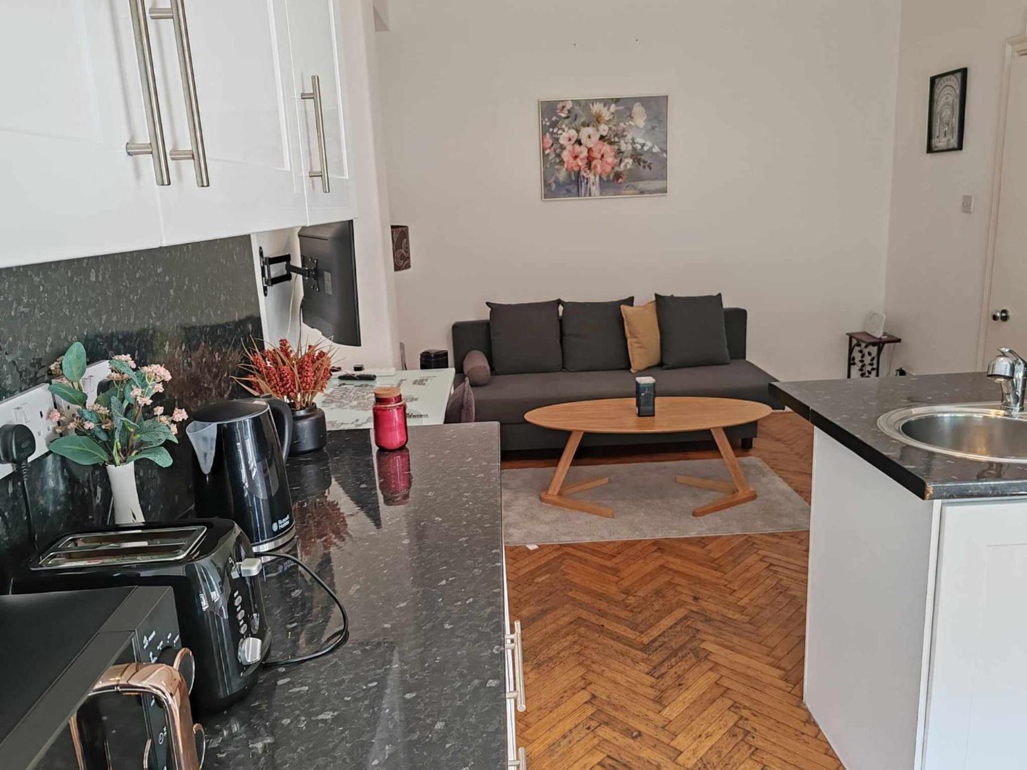 One Bedroom Apartment By Bayswater, Hyde Park Londra Esterno foto