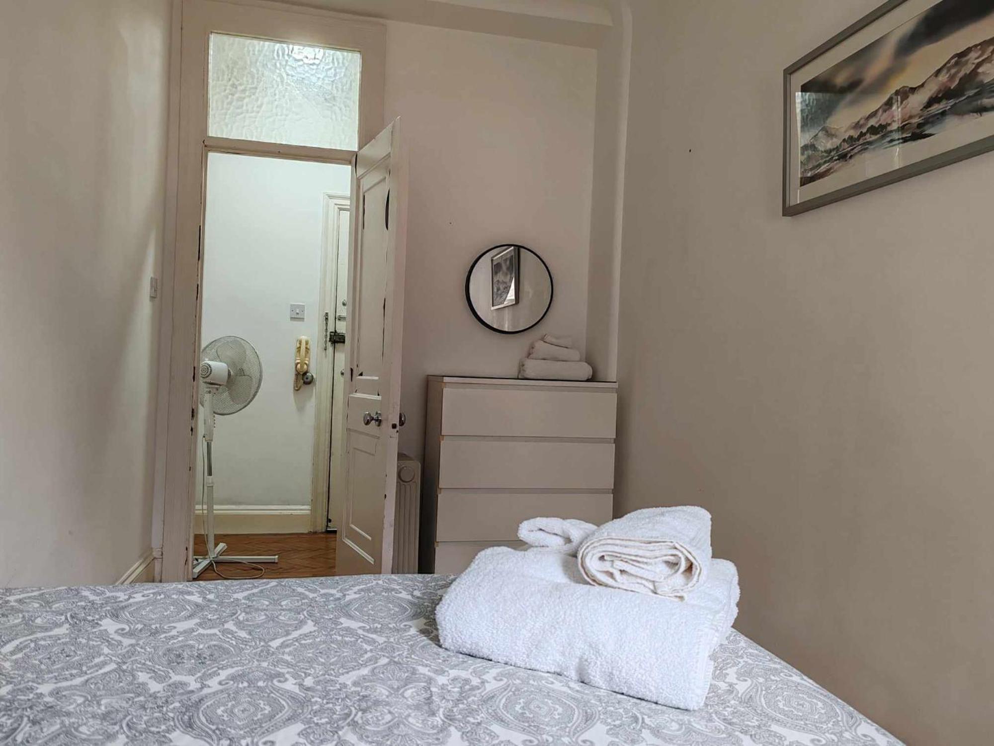 One Bedroom Apartment By Bayswater, Hyde Park Londra Esterno foto