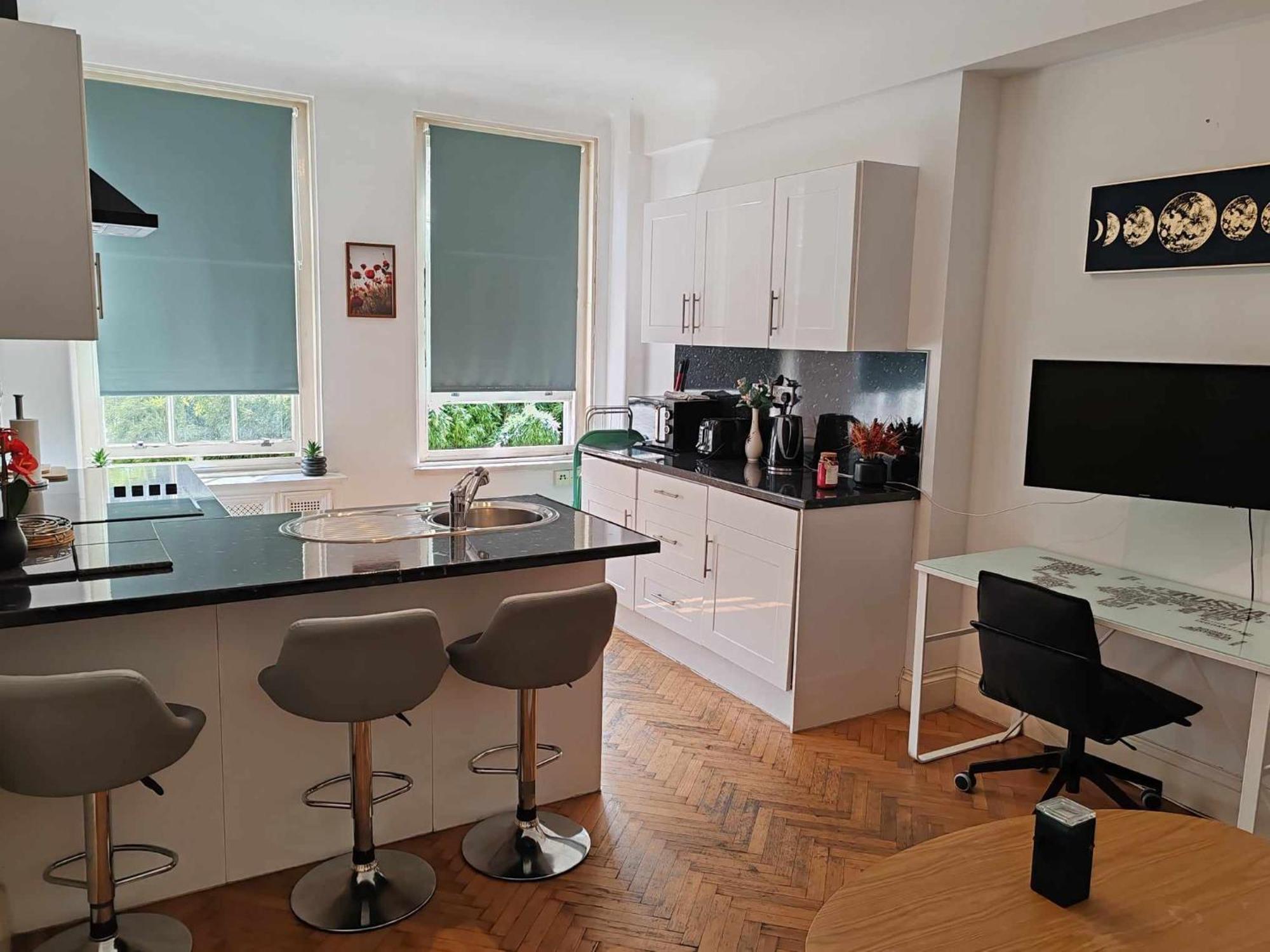 One Bedroom Apartment By Bayswater, Hyde Park Londra Esterno foto